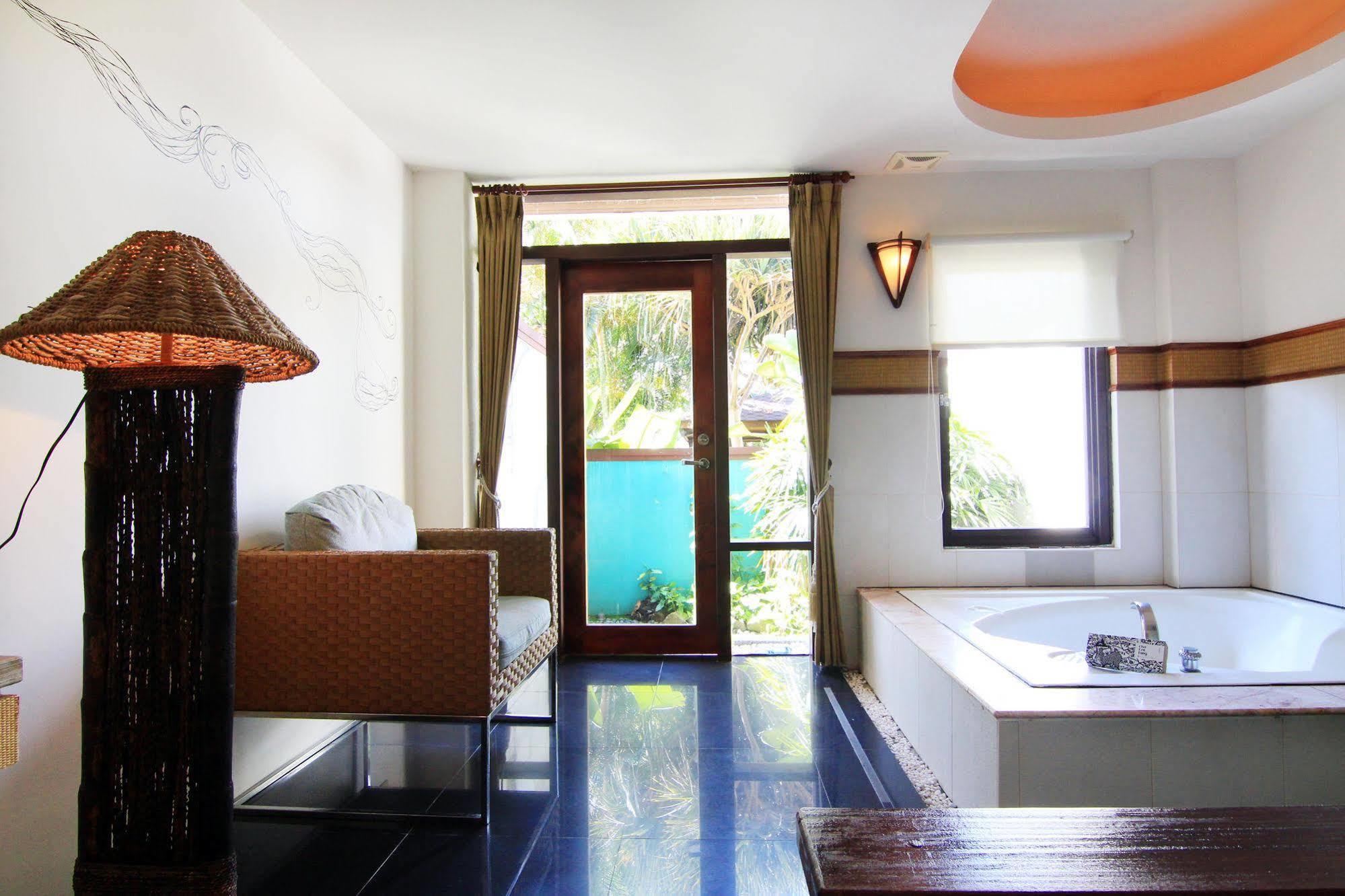 Palm Villa Guesthouse Nantou Exterior foto